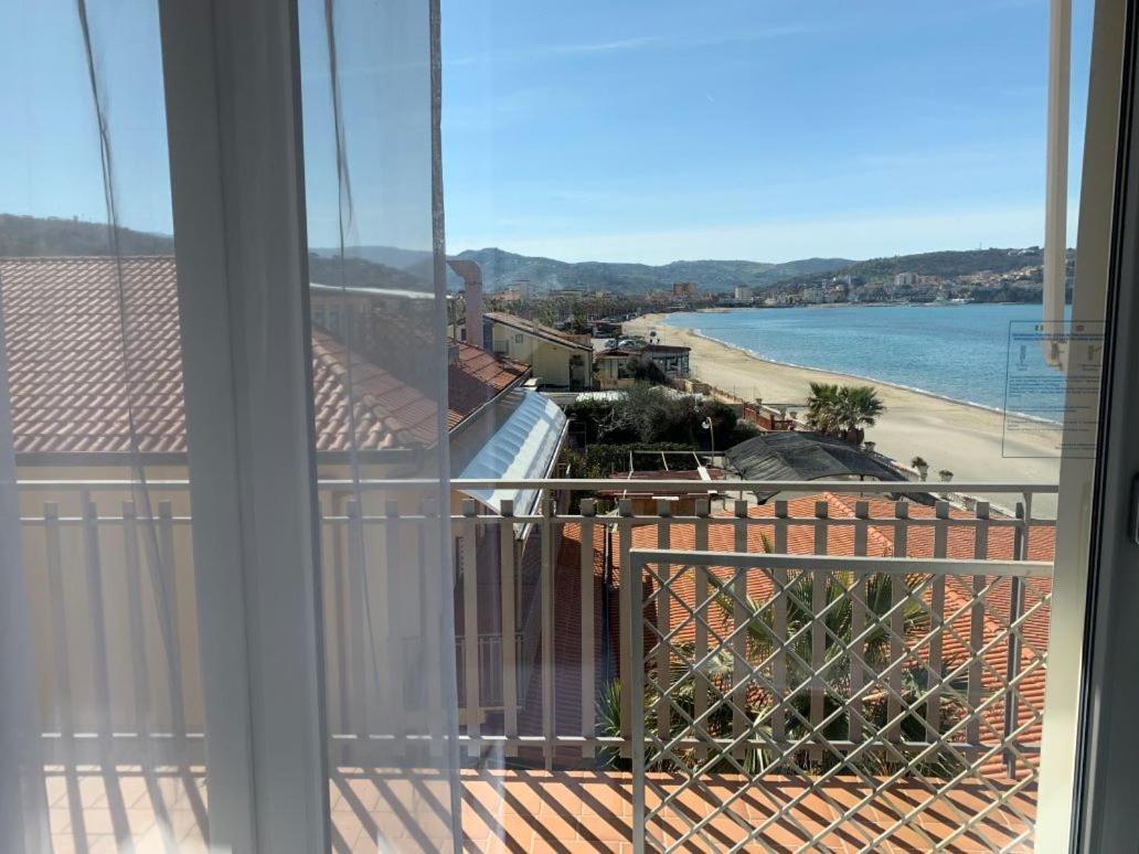 Hotel Residence La Darsena Agropoli Exterior photo