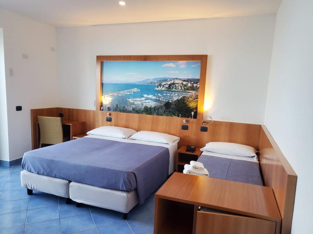 Hotel Residence La Darsena Agropoli Exterior photo