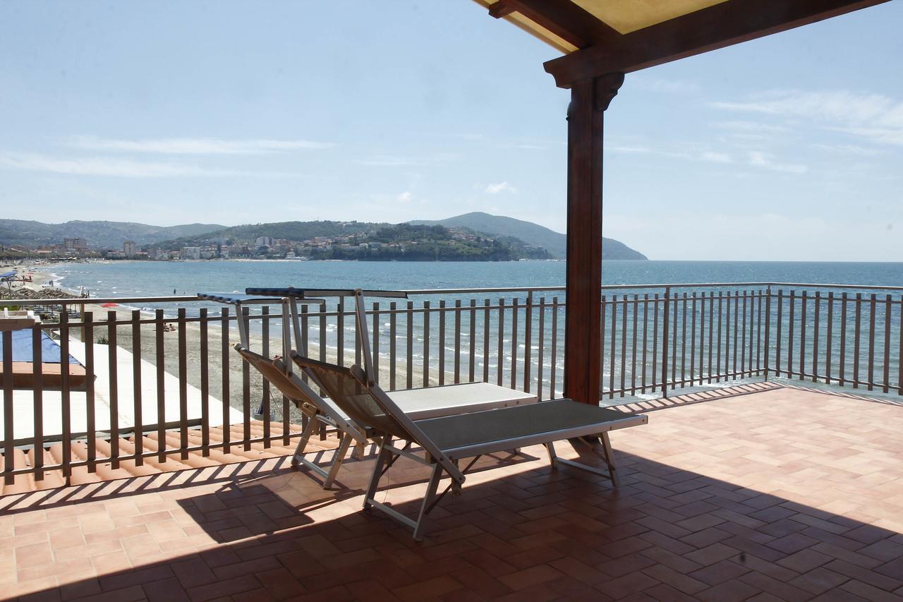 Hotel Residence La Darsena Agropoli Exterior photo