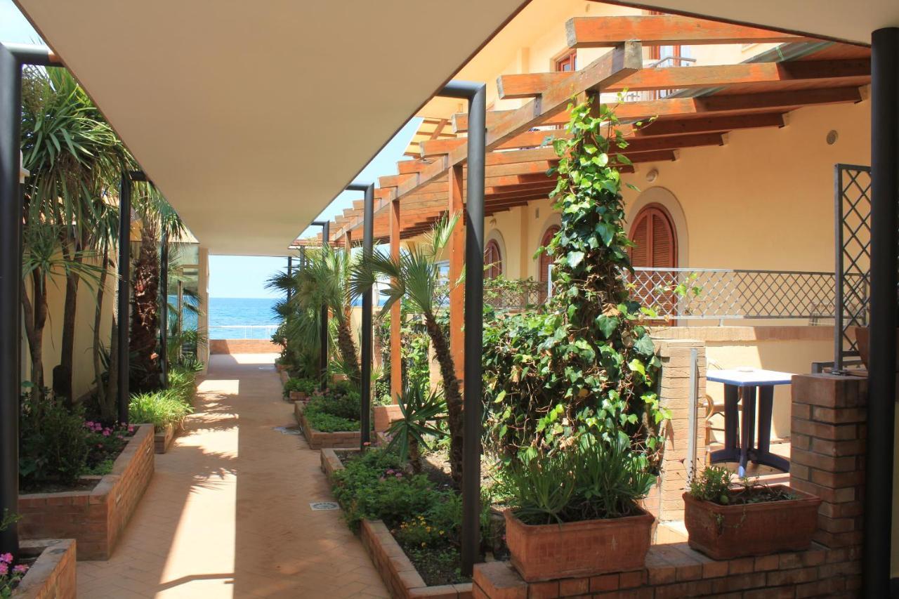 Hotel Residence La Darsena Agropoli Exterior photo